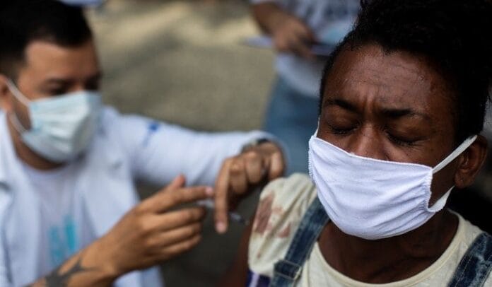 1625070217_907_Denuncias-de-sobornos-en-la-compra-de-vacunas-contra-Covid-2
