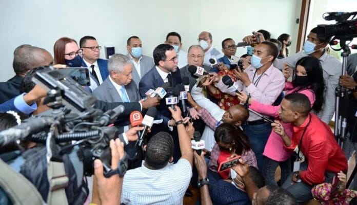 Partidos-se-quejan-en-la-JCE-e1645128704505