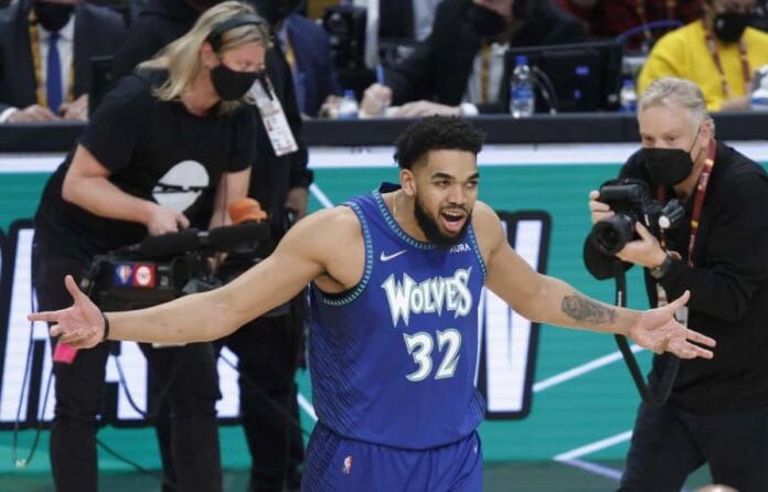 karl-anthony-towns-19222-reacciona-tras-la-ronda-final-5480f54c-focus-0-0-895-573