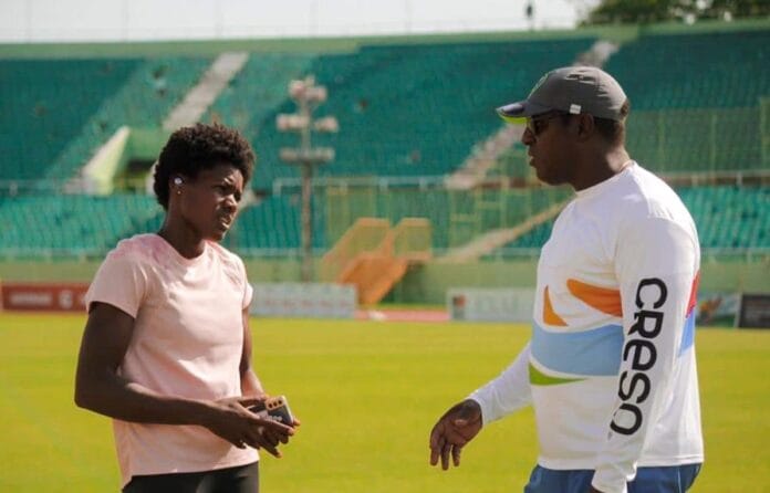 yasen-perez-d9adf225-focus-0-0-895-573