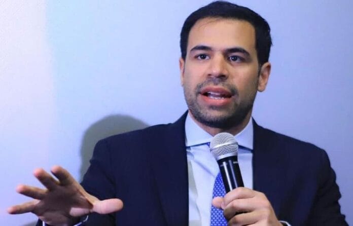 81c53039-roberto-angel-salcedo-2019-e13d2852-focus-0-0-895-573