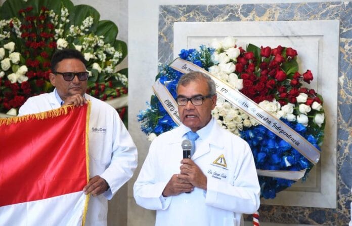 28022023-ofrenda-floral-colegio-medico-falta-de-hospital-y-opinion-de-enfermeras-sobre-discurso-abinader---joliver-brito84-3496e703-focus-0-0-895-573