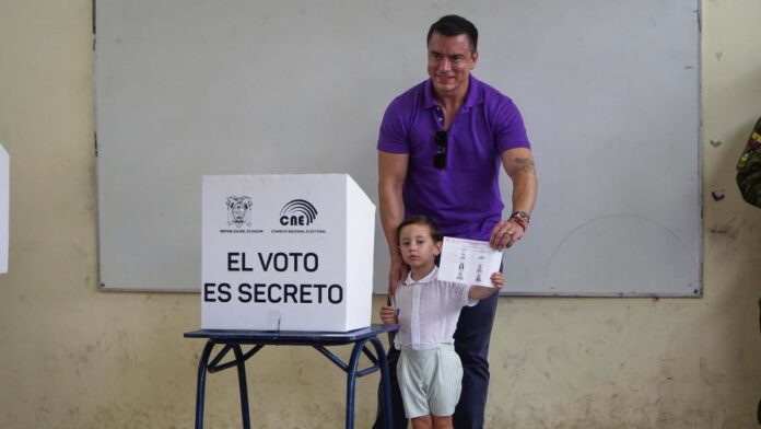 daniel-noboa-hijo-ap-ap25144481751358-50c45af4-focus-0.15-0.54-896-504